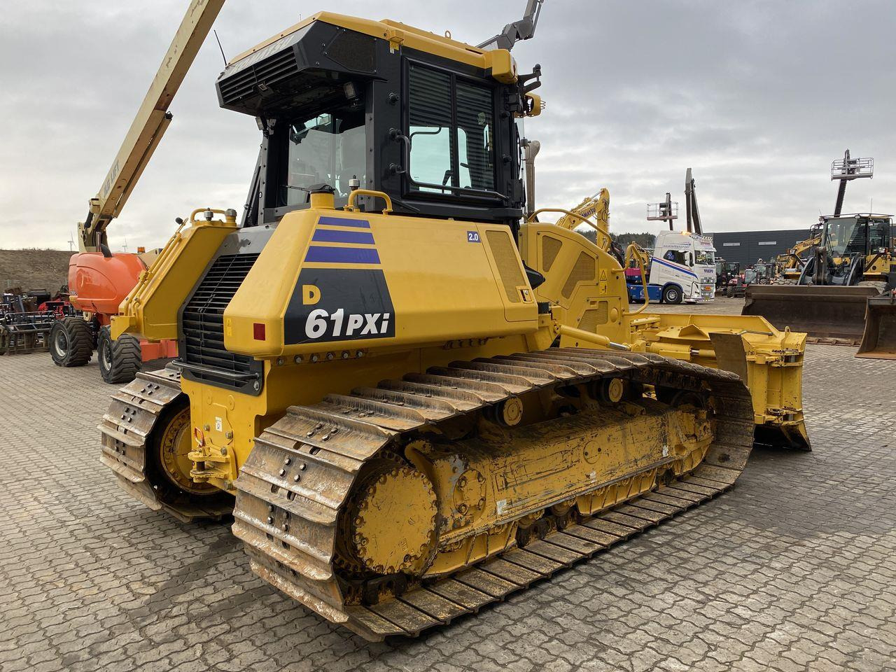 Komatsu D61PXI-24EO - Puskutraktori: kuva Komatsu D61PXI-24EO - Puskutraktori Komatsu D61PXI-24EO - Puskutraktori: kuva Komatsu D61PXI-24EO - Puskutraktori