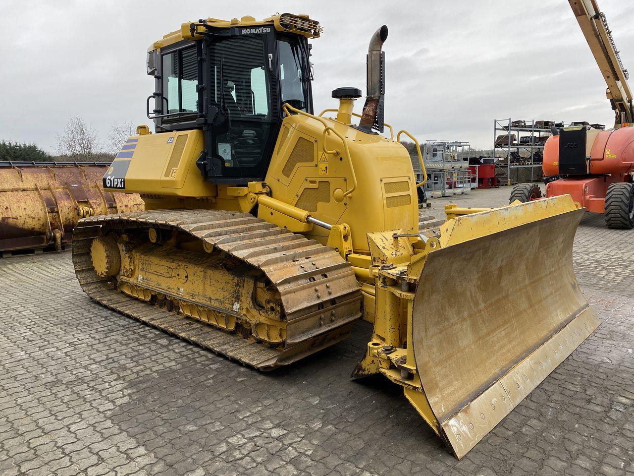 Komatsu D61PXI-24EO - Puskutraktori: kuva Komatsu D61PXI-24EO - Puskutraktori Komatsu D61PXI-24EO - Puskutraktori: kuva Komatsu D61PXI-24EO - Puskutraktori
