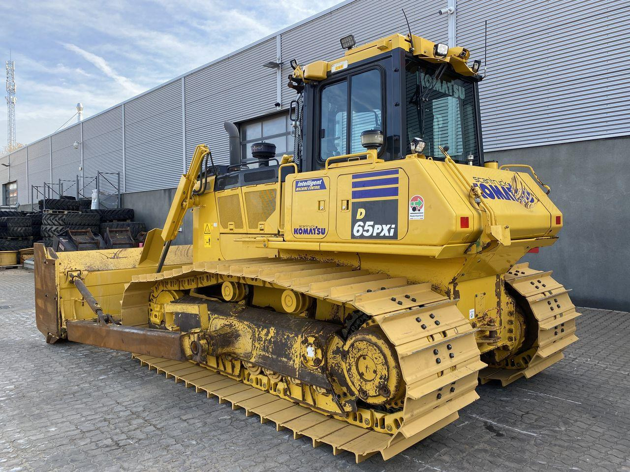 Komatsu D65PXI-18EO - Puskutraktori: kuva Komatsu D65PXI-18EO - Puskutraktori Komatsu D65PXI-18EO - Puskutraktori: kuva Komatsu D65PXI-18EO - Puskutraktori