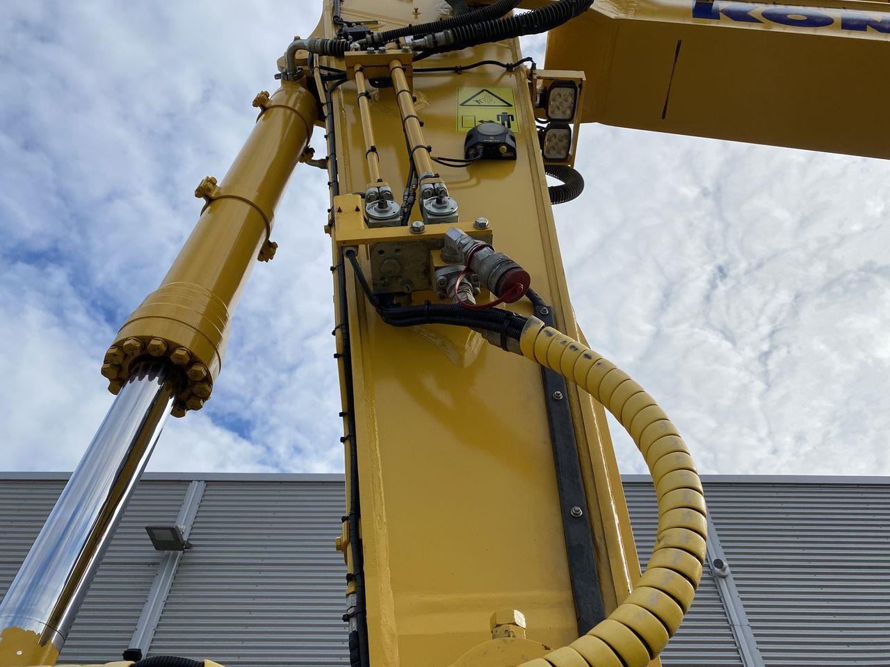 Leasing  Komatsu PC240LC-11EO Komatsu PC240LC-11EO: kuva Leasing  Komatsu PC240LC-11EO Komatsu PC240LC-11EO