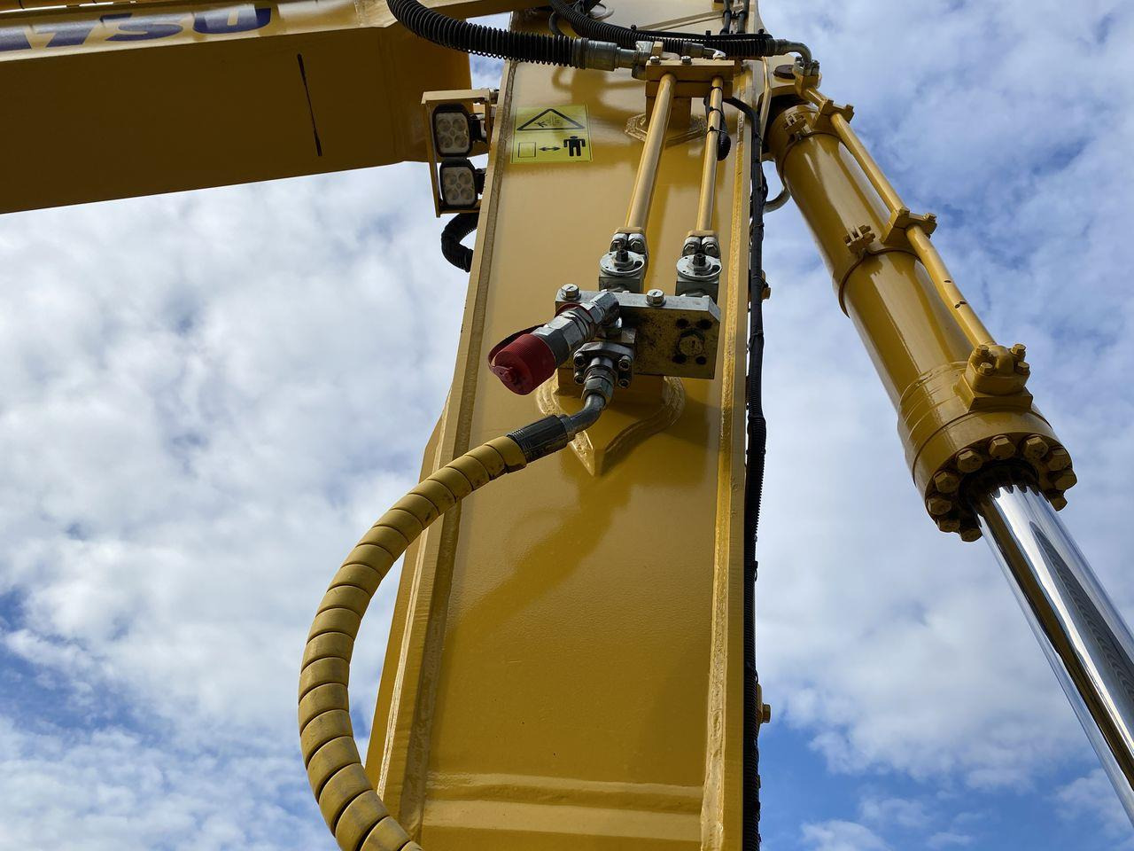 Leasing  Komatsu PC240LC-11EO Komatsu PC240LC-11EO: kuva Leasing  Komatsu PC240LC-11EO Komatsu PC240LC-11EO