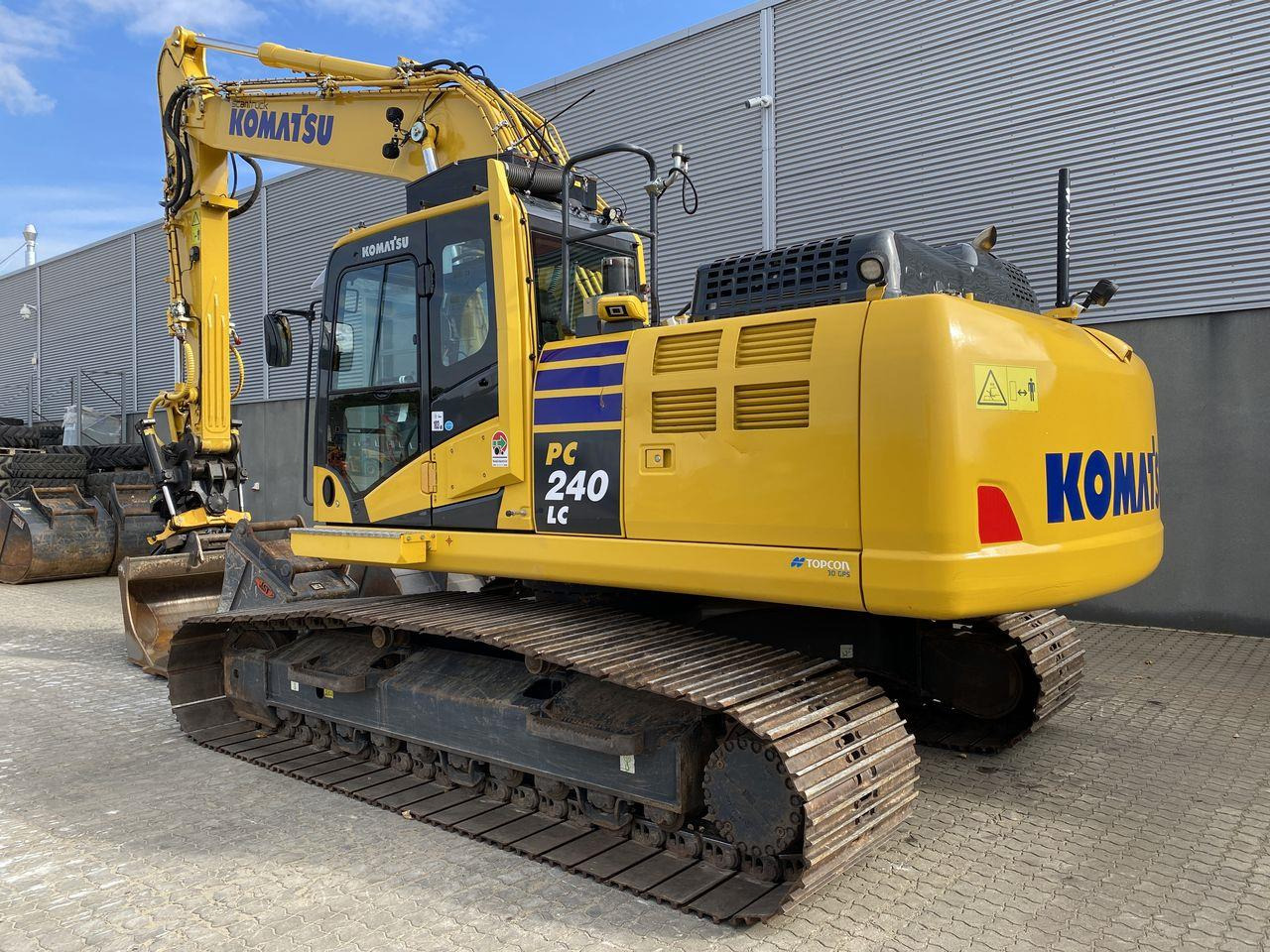 Komatsu PC240LC-11EO - Telakaivukone: kuva Komatsu PC240LC-11EO - Telakaivukone Komatsu PC240LC-11EO - Telakaivukone: kuva Komatsu PC240LC-11EO - Telakaivukone