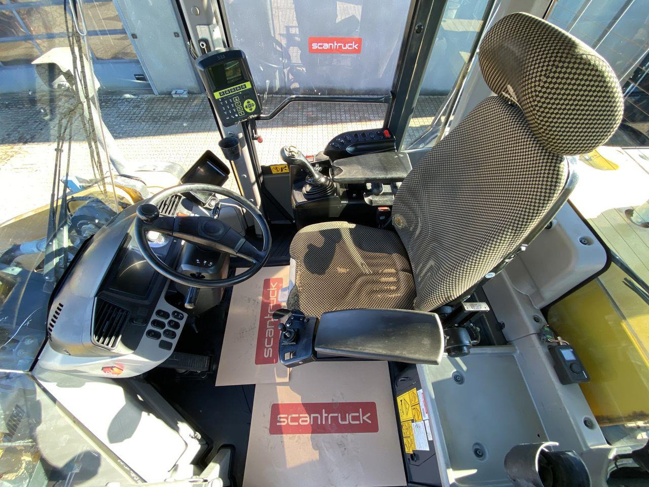 Komatsu WA470-7 - Pyöräkuormaaja: kuva Komatsu WA470-7 - Pyöräkuormaaja Komatsu WA470-7 - Pyöräkuormaaja: kuva Komatsu WA470-7 - Pyöräkuormaaja