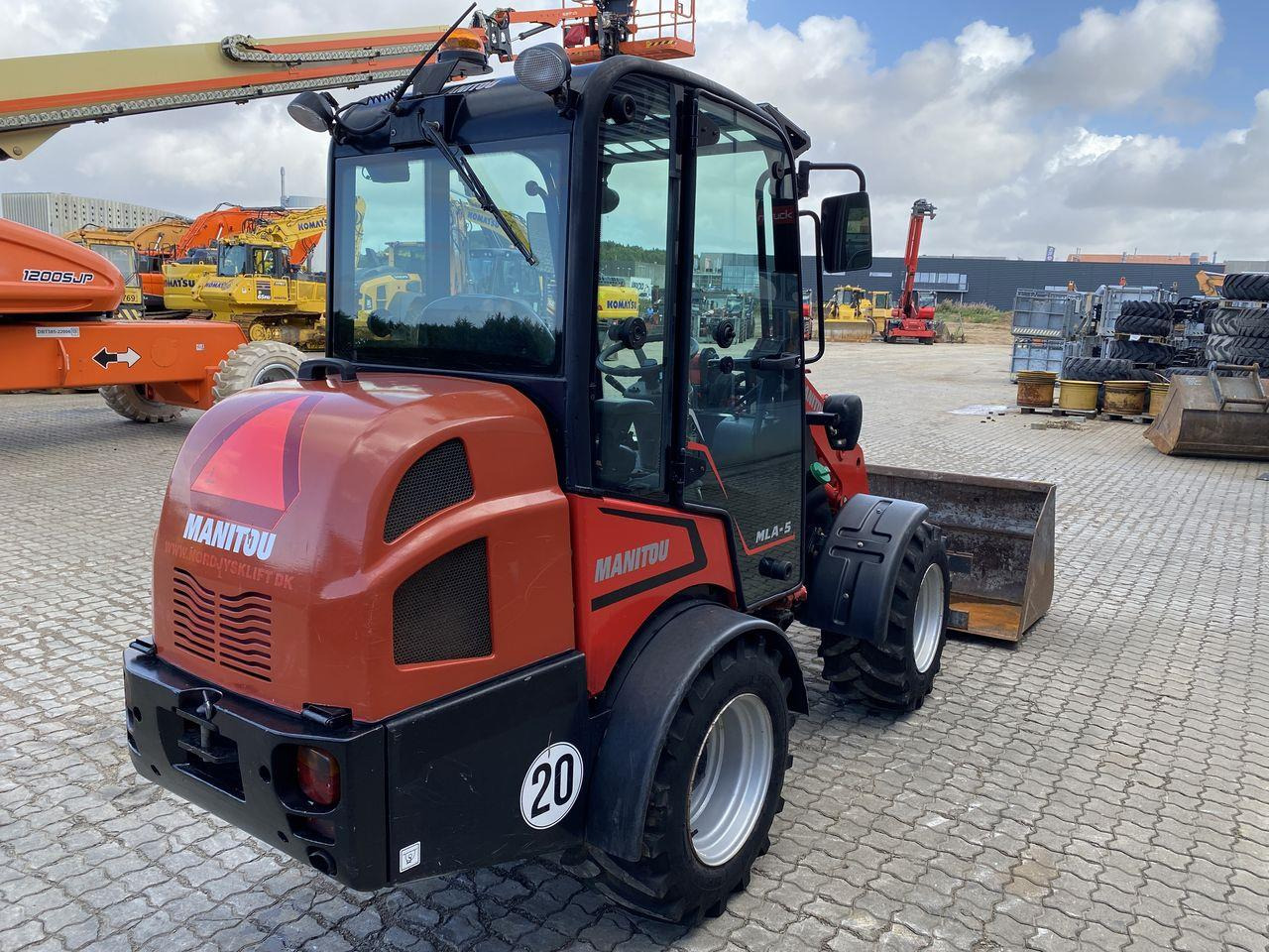 Manitou MLA 5-50H-Z CAB - Pienkuormaaja: kuva Manitou MLA 5-50H-Z CAB - Pienkuormaaja Manitou MLA 5-50H-Z CAB - Pienkuormaaja: kuva Manitou MLA 5-50H-Z CAB - Pienkuormaaja