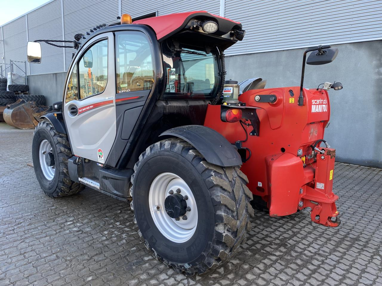 Manitou MLT841-145PS+ ELITE ST5 - Kurottaja: kuva Manitou MLT841-145PS+ ELITE ST5 - Kurottaja Manitou MLT841-145PS+ ELITE ST5 - Kurottaja: kuva Manitou MLT841-145PS+ ELITE ST5 - Kurottaja