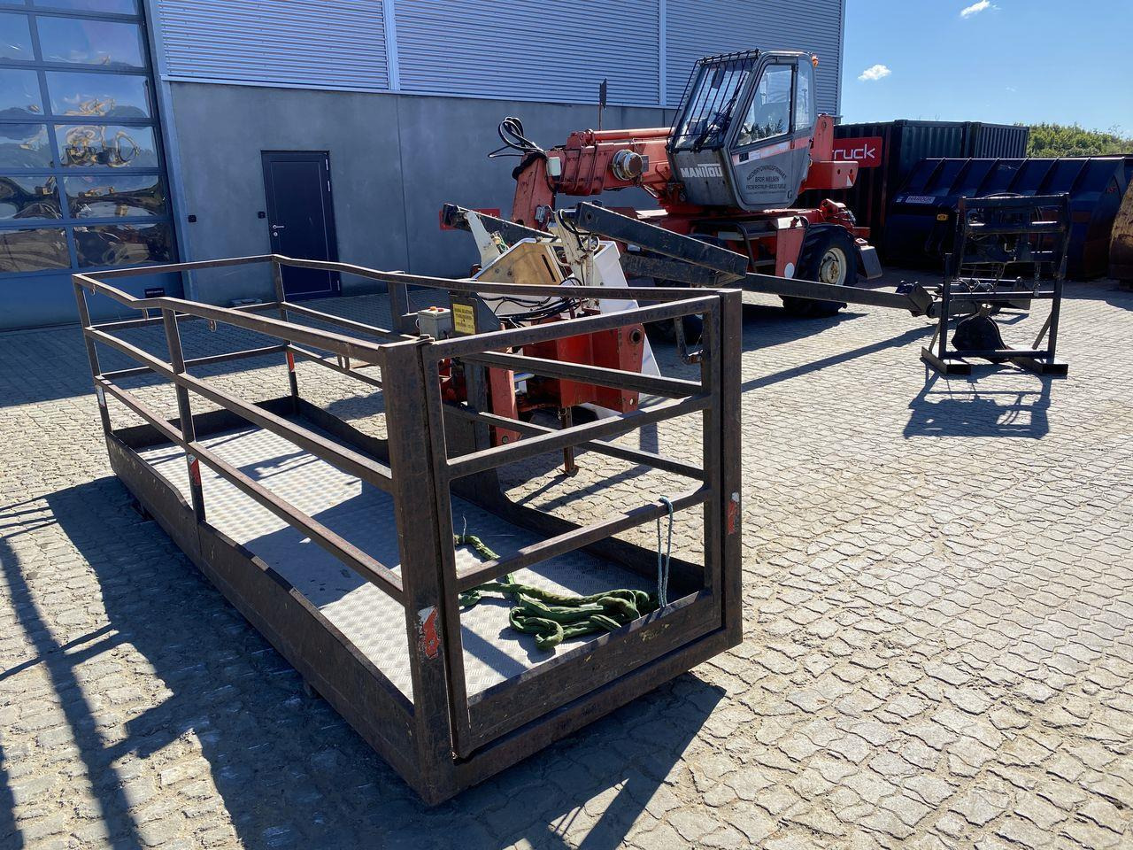 Manitou MRT1540 - Kurottaja: kuva Manitou MRT1540 - Kurottaja Manitou MRT1540 - Kurottaja: kuva Manitou MRT1540 - Kurottaja