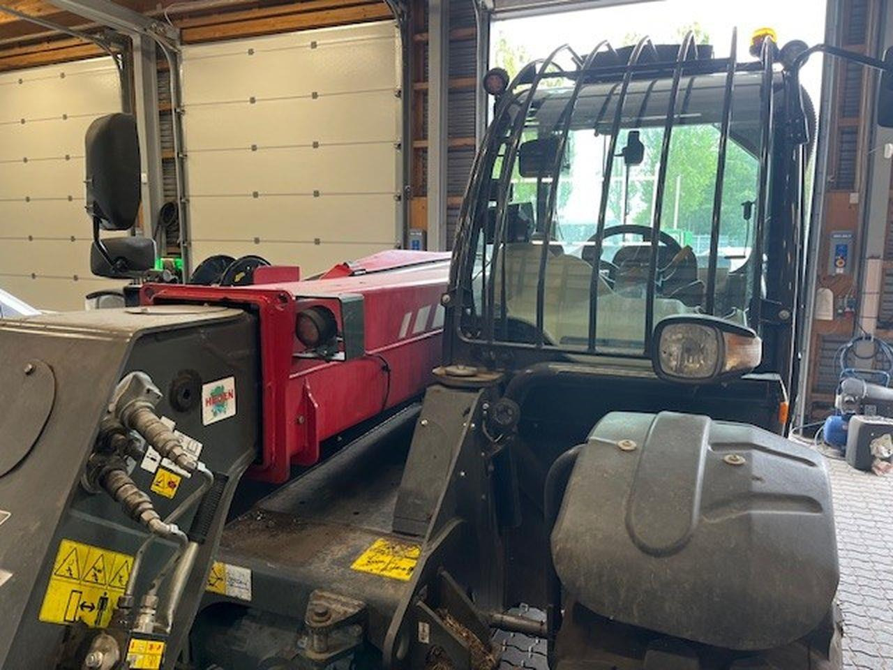 Massey Fergusson TH7038X - Kurottaja: kuva Massey Fergusson TH7038X - Kurottaja Massey Fergusson TH7038X - Kurottaja: kuva Massey Fergusson TH7038X - Kurottaja