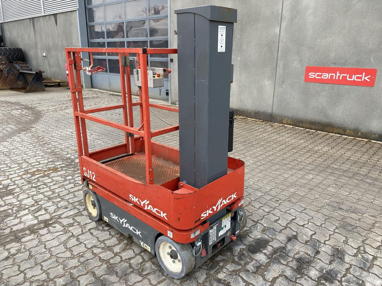 Skyjack SJ12 - Pystymastonostin: kuva Skyjack SJ12 - Pystymastonostin Skyjack SJ12 - Pystymastonostin: kuva Skyjack SJ12 - Pystymastonostin