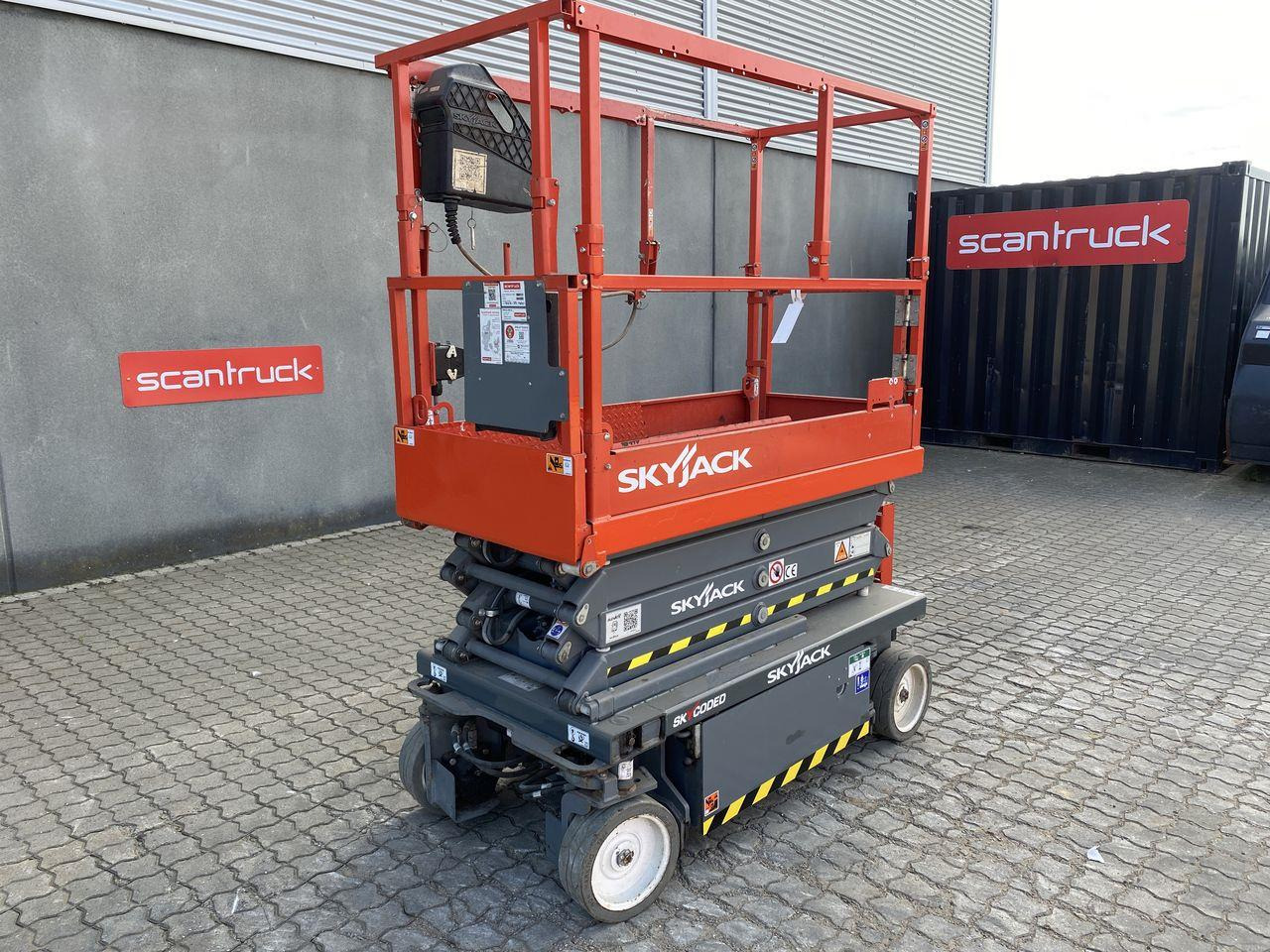 Skyjack SJ3219 - Saksilava: kuva Skyjack SJ3219 - Saksilava Skyjack SJ3219 - Saksilava: kuva Skyjack SJ3219 - Saksilava