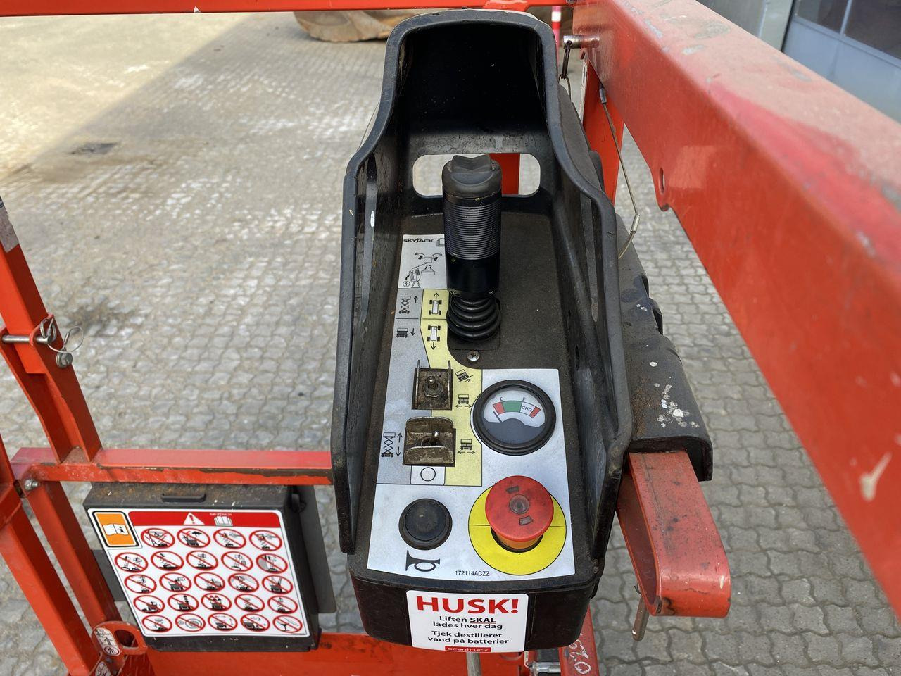 Skyjack SJ3219 - Saksilava: kuva Skyjack SJ3219 - Saksilava Skyjack SJ3219 - Saksilava: kuva Skyjack SJ3219 - Saksilava