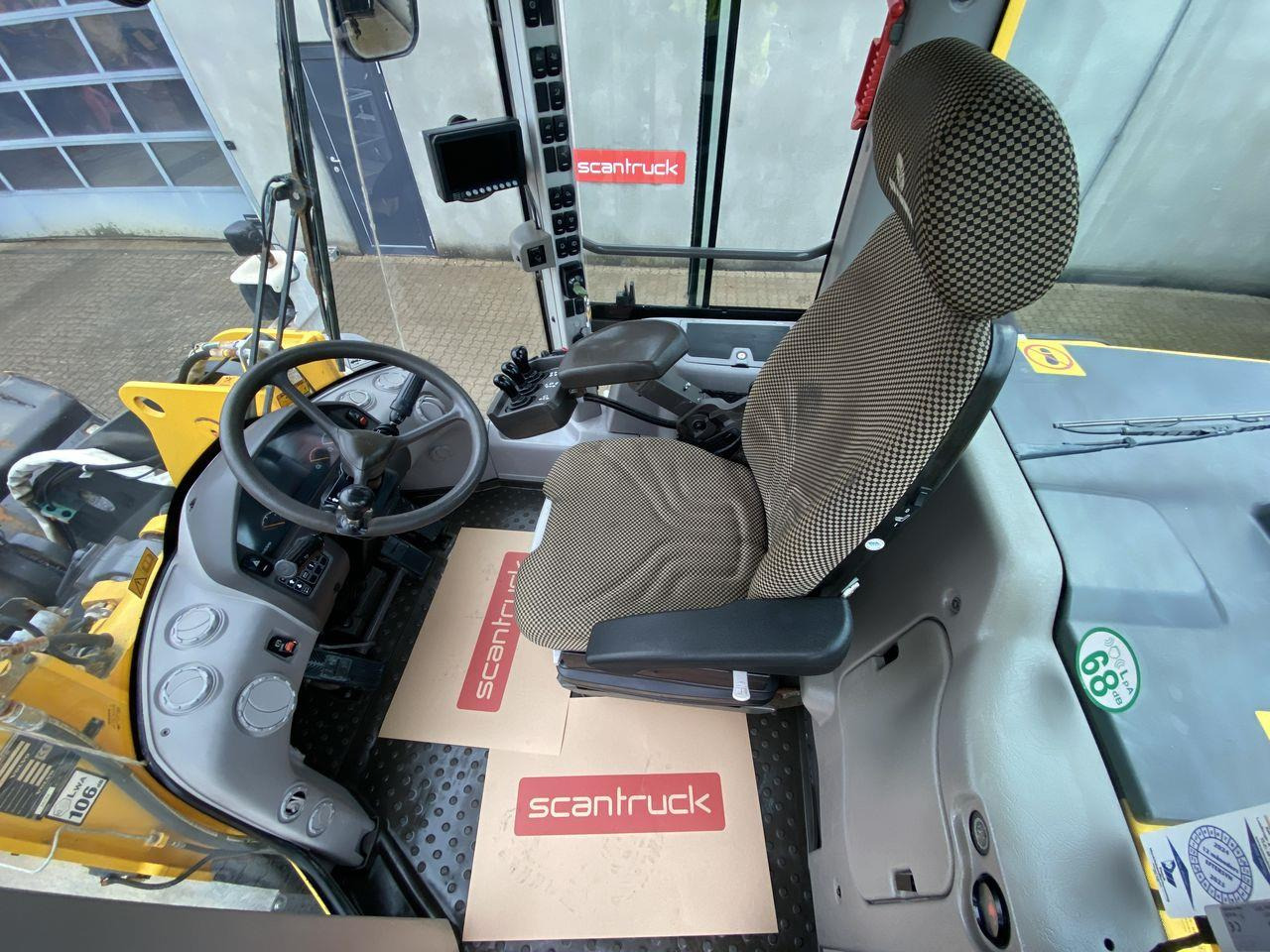 Volvo L120G - Pyöräkuormaaja: kuva Volvo L120G - Pyöräkuormaaja Volvo L120G - Pyöräkuormaaja: kuva Volvo L120G - Pyöräkuormaaja