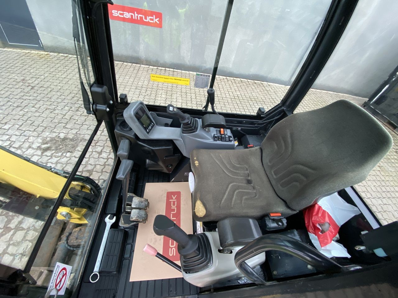 Yanmar SV18 - Minikuormaaja: kuva Yanmar SV18 - Minikuormaaja Yanmar SV18 - Minikuormaaja: kuva Yanmar SV18 - Minikuormaaja