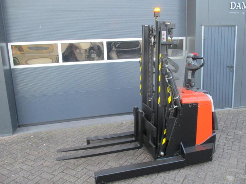 BT SPE 120 XRD - Haarukkavaunu: kuva BT SPE 120 XRD - Haarukkavaunu BT SPE 120 XRD - Haarukkavaunu: kuva BT SPE 120 XRD - Haarukkavaunu