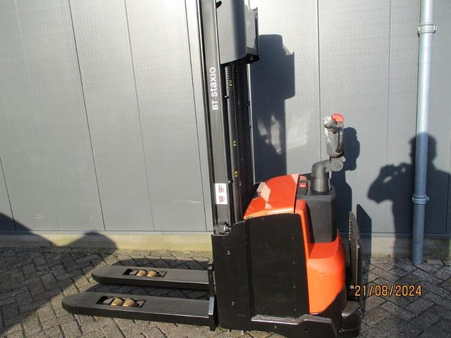 Pinoamistrukki BT SWE 140L: kuva Pinoamistrukki BT SWE 140L