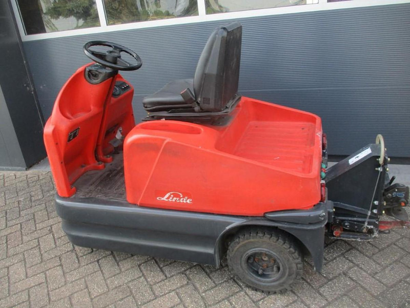 Linde P 60 - Vetotrukki: kuva Linde P 60 - Vetotrukki Linde P 60 - Vetotrukki: kuva Linde P 60 - Vetotrukki