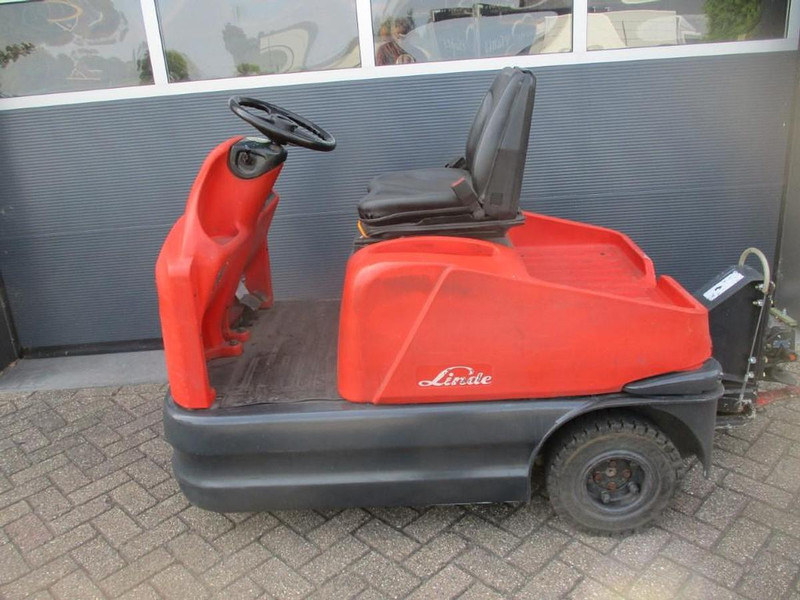 Linde P 60 - Vetotrukki: kuva Linde P 60 - Vetotrukki Linde P 60 - Vetotrukki: kuva Linde P 60 - Vetotrukki