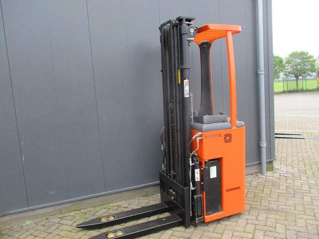 Rocla SST16 TREV 5400 - Pinoamistrukki: kuva Rocla SST16 TREV 5400 - Pinoamistrukki Rocla SST16 TREV 5400 - Pinoamistrukki: kuva Rocla SST16 TREV 5400 - Pinoamistrukki