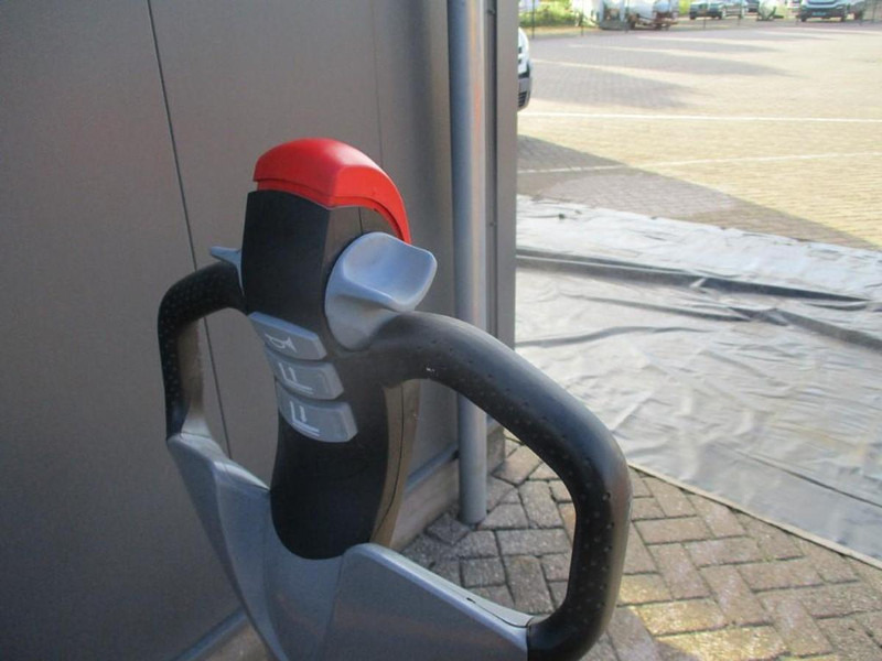 Still EXU16 - Haarukkavaunu: kuva Still EXU16 - Haarukkavaunu Still EXU16 - Haarukkavaunu: kuva Still EXU16 - Haarukkavaunu