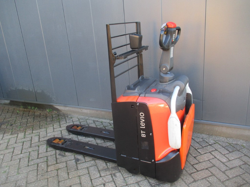 Toyota LPE 200 - Haarukkavaunu: kuva Toyota LPE 200 - Haarukkavaunu Toyota LPE 200 - Haarukkavaunu: kuva Toyota LPE 200 - Haarukkavaunu