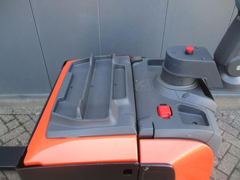 Toyota LPE 250 - Haarukkavaunu: kuva Toyota LPE 250 - Haarukkavaunu Toyota LPE 250 - Haarukkavaunu: kuva Toyota LPE 250 - Haarukkavaunu