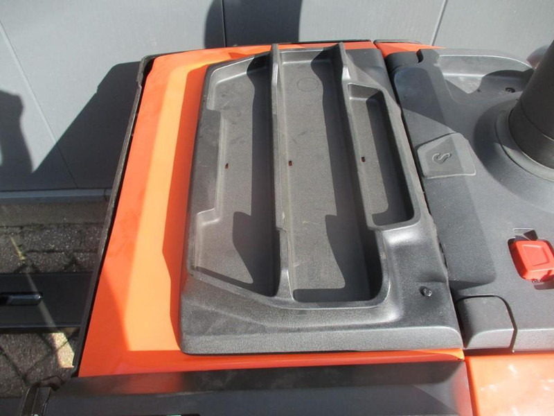 Toyota LPE200 - Haarukkavaunu: kuva Toyota LPE200 - Haarukkavaunu Toyota LPE200 - Haarukkavaunu: kuva Toyota LPE200 - Haarukkavaunu