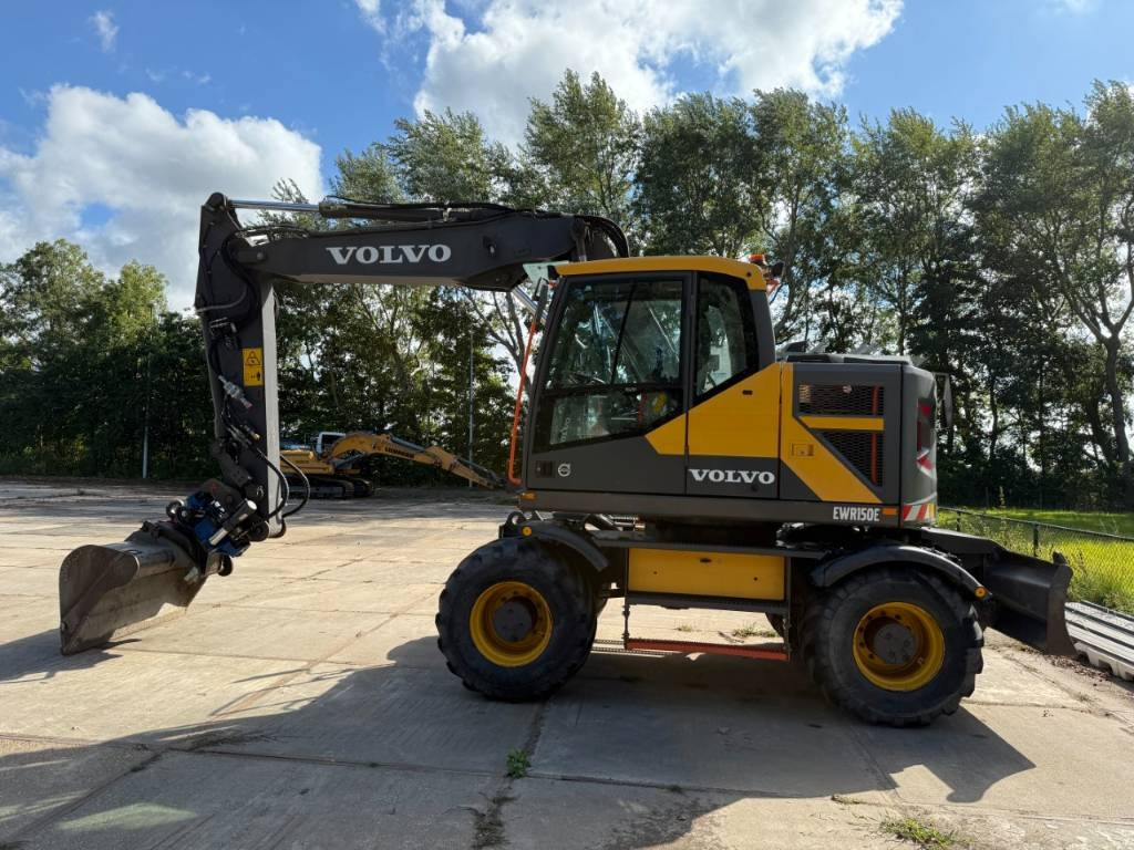 Volvo EWR 150 E - Pyöräalustainen kaivinkone: kuva Volvo EWR 150 E - Pyöräalustainen kaivinkone Volvo EWR 150 E - Pyöräalustainen kaivinkone: kuva Volvo EWR 150 E - Pyöräalustainen kaivinkone