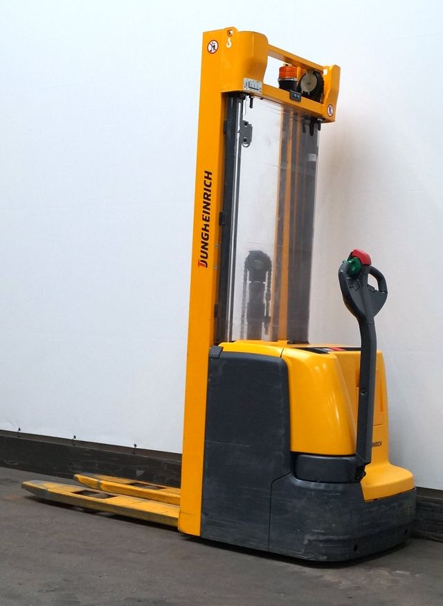 Jungheinrich EJC214 - Pinoamistrukki: kuva Jungheinrich EJC214 - Pinoamistrukki Jungheinrich EJC214 - Pinoamistrukki: kuva Jungheinrich EJC214 - Pinoamistrukki