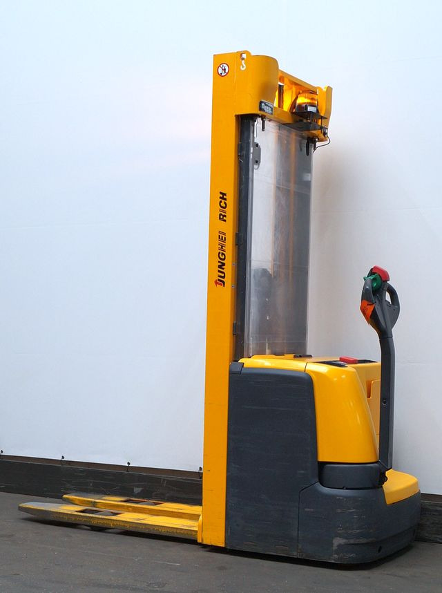 Jungheinrich EJC214 - Pinoamistrukki: kuva Jungheinrich EJC214 - Pinoamistrukki Jungheinrich EJC214 - Pinoamistrukki: kuva Jungheinrich EJC214 - Pinoamistrukki