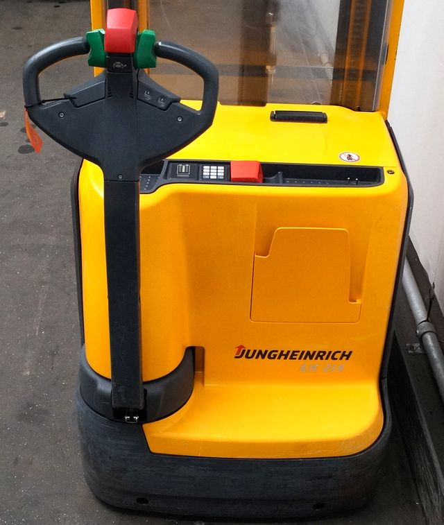 Jungheinrich EJC214 - Pinoamistrukki: kuva Jungheinrich EJC214 - Pinoamistrukki Jungheinrich EJC214 - Pinoamistrukki: kuva Jungheinrich EJC214 - Pinoamistrukki