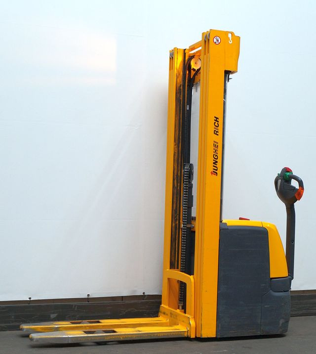 Jungheinrich EJC214 - Pinoamistrukki: kuva Jungheinrich EJC214 - Pinoamistrukki Jungheinrich EJC214 - Pinoamistrukki: kuva Jungheinrich EJC214 - Pinoamistrukki