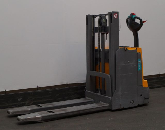 Jungheinrich EJD118 - Pinoamistrukki: kuva Jungheinrich EJD118 - Pinoamistrukki Jungheinrich EJD118 - Pinoamistrukki: kuva Jungheinrich EJD118 - Pinoamistrukki