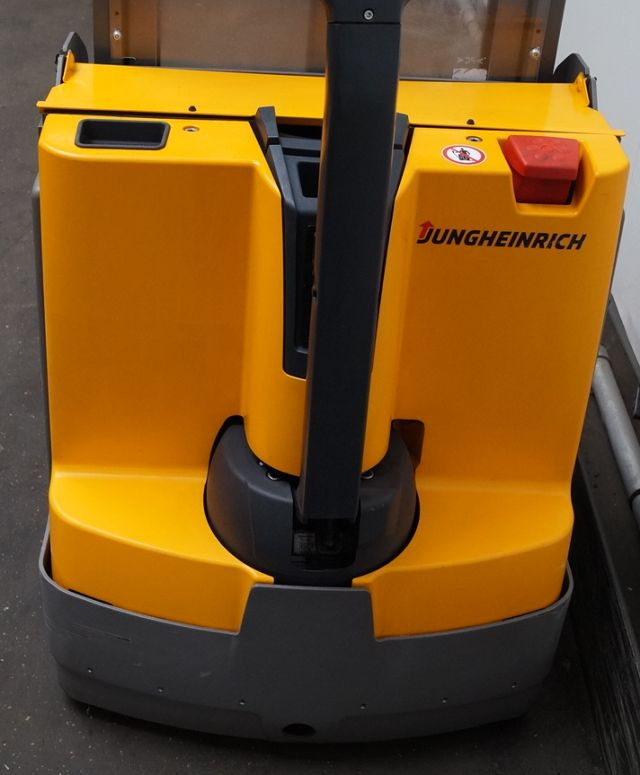Jungheinrich EJD118 - Pinoamistrukki: kuva Jungheinrich EJD118 - Pinoamistrukki Jungheinrich EJD118 - Pinoamistrukki: kuva Jungheinrich EJD118 - Pinoamistrukki