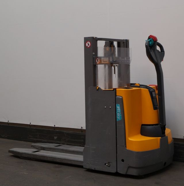 Jungheinrich EJD118 - Pinoamistrukki: kuva Jungheinrich EJD118 - Pinoamistrukki Jungheinrich EJD118 - Pinoamistrukki: kuva Jungheinrich EJD118 - Pinoamistrukki