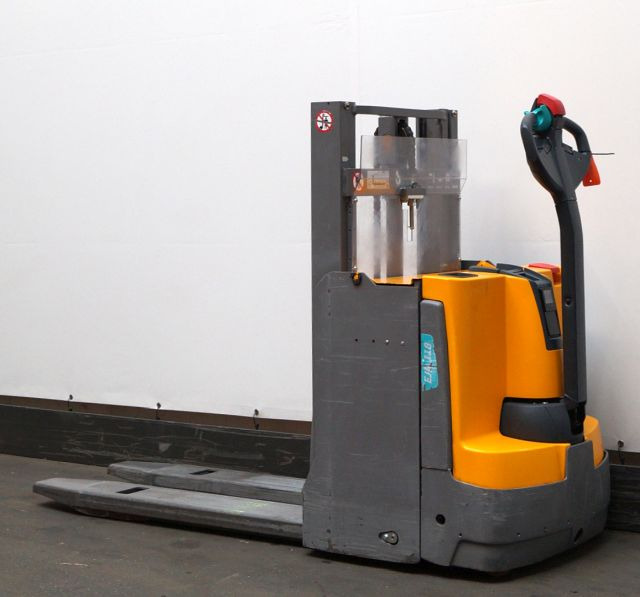 Jungheinrich EJD118 - Pinoamistrukki: kuva Jungheinrich EJD118 - Pinoamistrukki Jungheinrich EJD118 - Pinoamistrukki: kuva Jungheinrich EJD118 - Pinoamistrukki