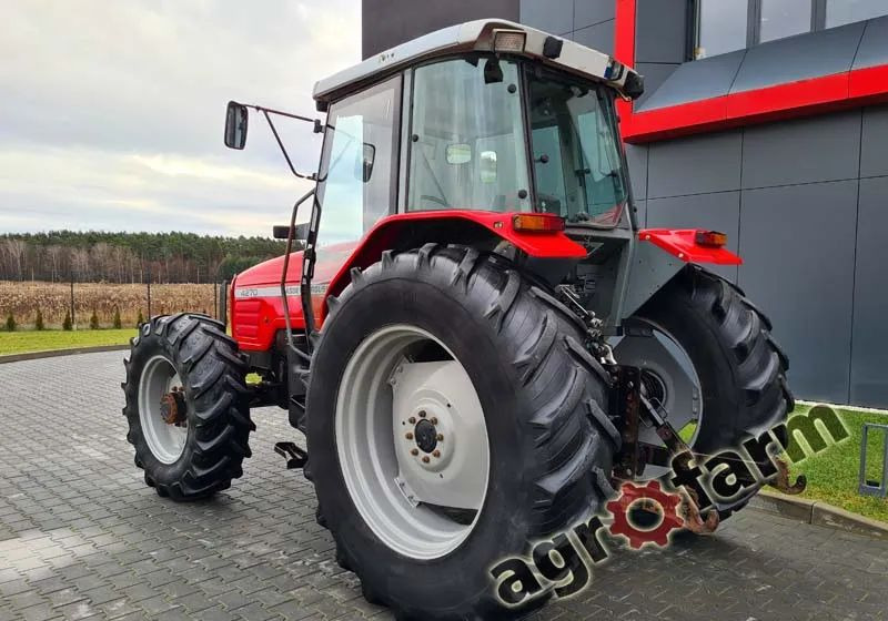 Massey Ferguson 4270 - Traktori: kuva  Massey Ferguson 4270 - Traktori Massey Ferguson 4270 - Traktori: kuva  Massey Ferguson 4270 - Traktori