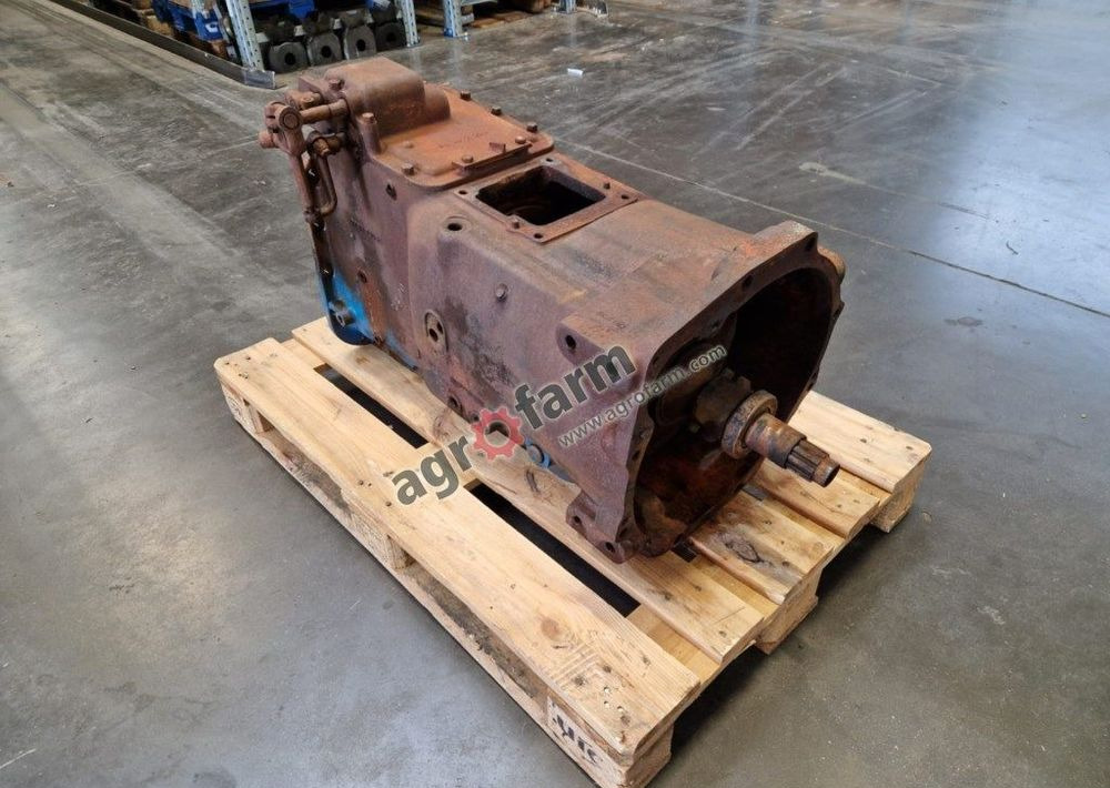 Skrzynia biegów Ford 7700, D7NN7006C - Vaihdelaatikko: kuva Skrzynia biegów Ford 7700, D7NN7006C - Vaihdelaatikko Skrzynia biegów Ford 7700, D7NN7006C - Vaihdelaatikko: kuva Skrzynia biegów Ford 7700, D7NN7006C - Vaihdelaatikko