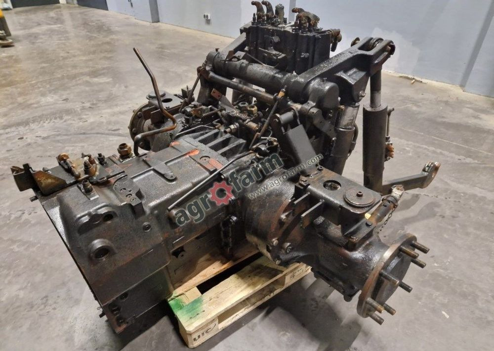 Skrzynia biegów, most tylny Deutz 2093417012 - Vaihdelaatikko: kuva Skrzynia biegów, most tylny Deutz 2093417012 - Vaihdelaatikko Skrzynia biegów, most tylny Deutz 2093417012 - Vaihdelaatikko: kuva Skrzynia biegów, most tylny Deutz 2093417012 - Vaihdelaatikko