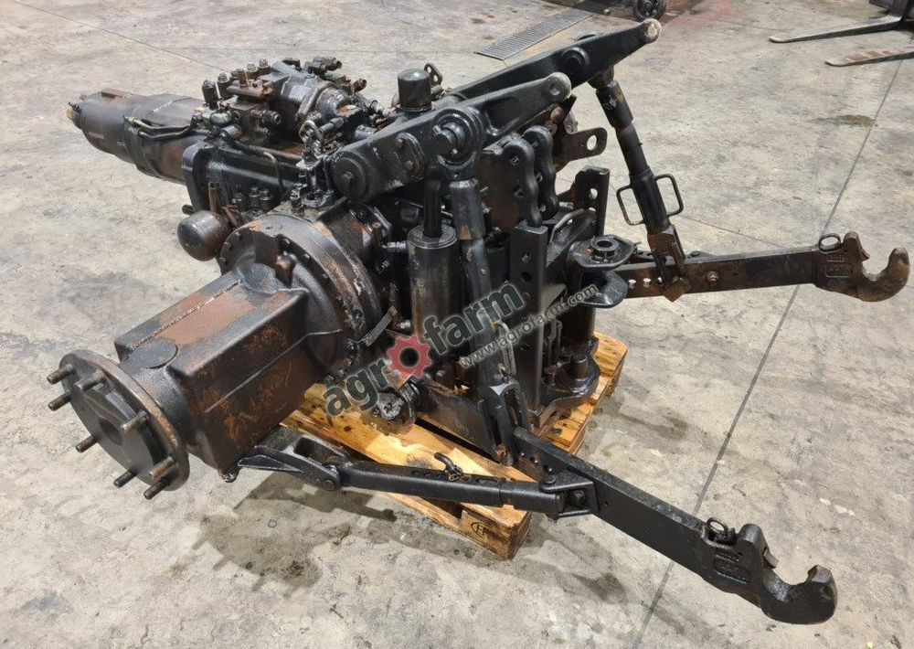 Skrzynia biegów, most tylny Valtra N111 TB07881 - Vaihdelaatikko: kuva Skrzynia biegów, most tylny Valtra N111 TB07881 - Vaihdelaatikko Skrzynia biegów, most tylny Valtra N111 TB07881 - Vaihdelaatikko: kuva Skrzynia biegów, most tylny Valtra N111 TB07881 - Vaihdelaatikko