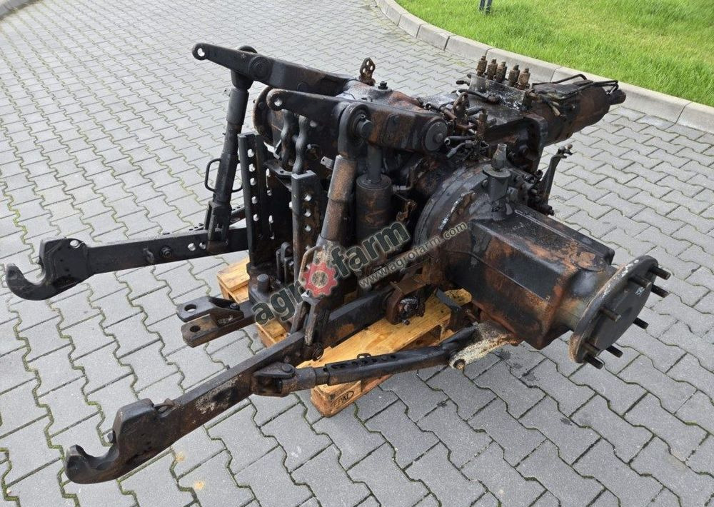 Skrzynia biegów, most tylny Valtra N91 TB07881 - Vaihdelaatikko: kuva Skrzynia biegów, most tylny Valtra N91 TB07881 - Vaihdelaatikko Skrzynia biegów, most tylny Valtra N91 TB07881 - Vaihdelaatikko: kuva Skrzynia biegów, most tylny Valtra N91 TB07881 - Vaihdelaatikko