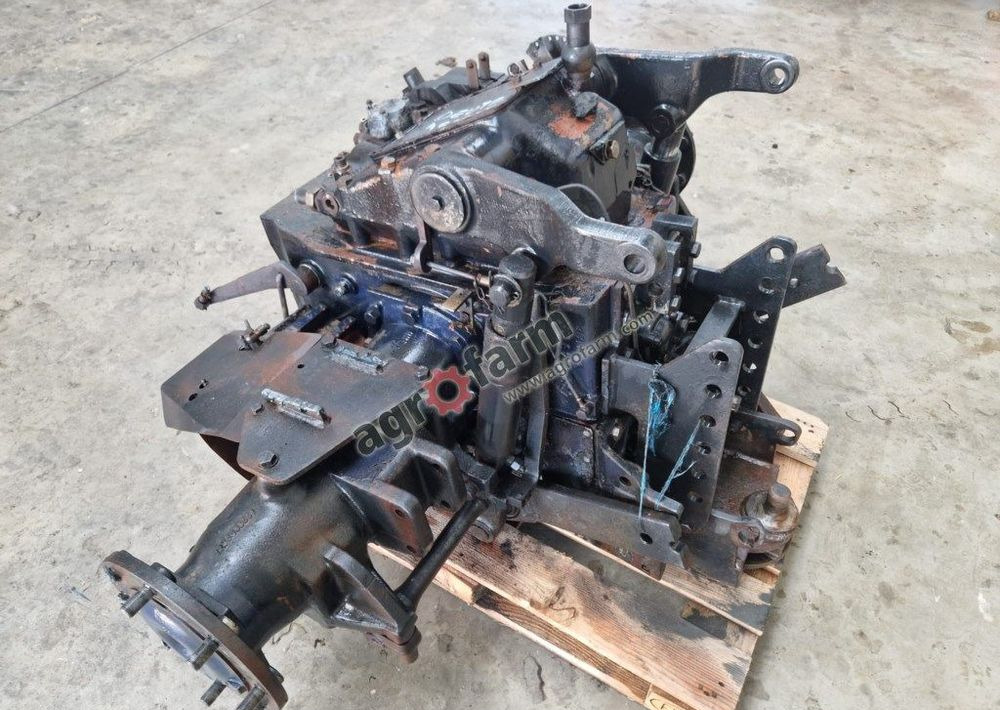 Tylny most Deutz Agroxtra 6.17 - Vaihdelaatikko: kuva Tylny most Deutz Agroxtra 6.17 - Vaihdelaatikko Tylny most Deutz Agroxtra 6.17 - Vaihdelaatikko: kuva Tylny most Deutz Agroxtra 6.17 - Vaihdelaatikko