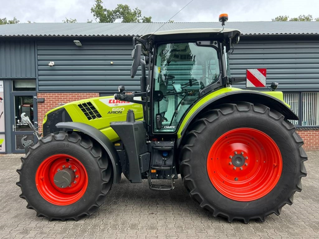 Claas Arion 660 - Traktori: kuva Claas Arion 660 - Traktori Claas Arion 660 - Traktori: kuva Claas Arion 660 - Traktori