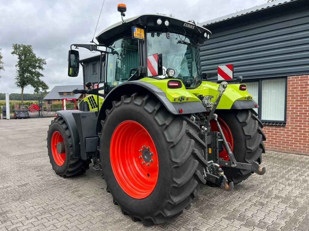 Claas Arion 660 - Traktori: kuva Claas Arion 660 - Traktori Claas Arion 660 - Traktori: kuva Claas Arion 660 - Traktori