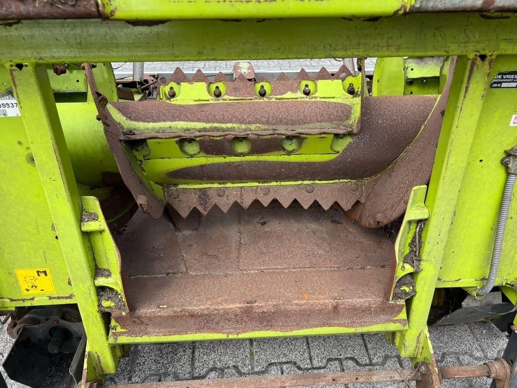 Itsekulkeva silppuri Claas Jaguar 850 + Orbis 450 + PU 300 HD: kuva Itsekulkeva silppuri Claas Jaguar 850 + Orbis 450 + PU 300 HD