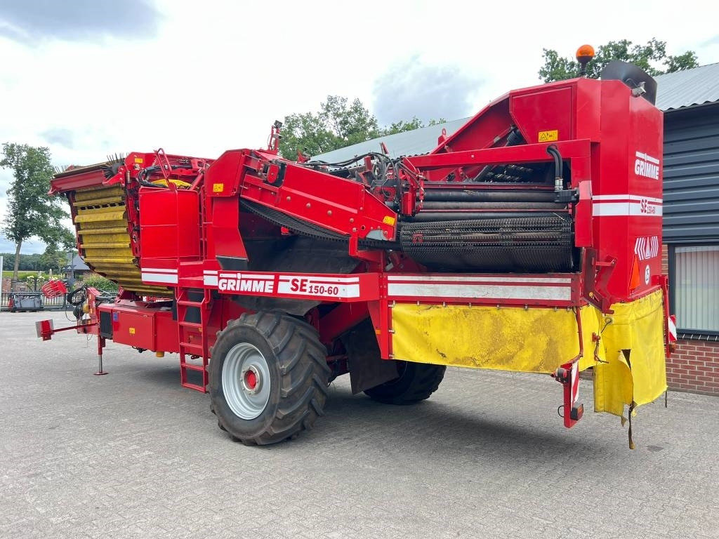 Grimme SE 150-60 - Perunannostokone: kuva Grimme SE 150-60 - Perunannostokone Grimme SE 150-60 - Perunannostokone: kuva Grimme SE 150-60 - Perunannostokone