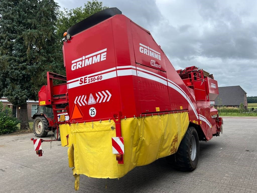 Grimme SE 150-60 - Perunannostokone: kuva Grimme SE 150-60 - Perunannostokone Grimme SE 150-60 - Perunannostokone: kuva Grimme SE 150-60 - Perunannostokone