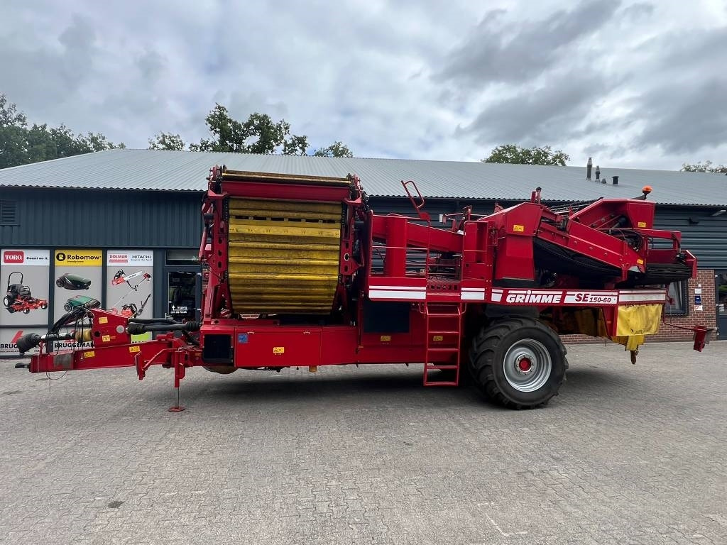 Grimme SE 150-60 - Perunannostokone: kuva Grimme SE 150-60 - Perunannostokone Grimme SE 150-60 - Perunannostokone: kuva Grimme SE 150-60 - Perunannostokone