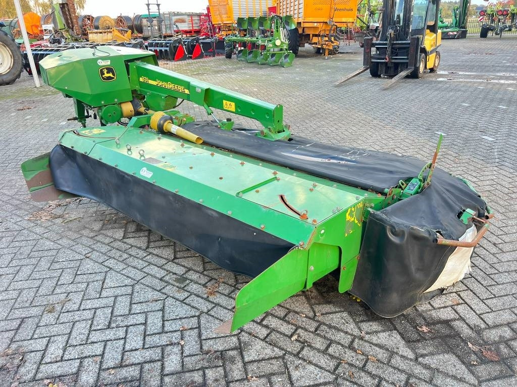 John Deere 331 maaier - Niittokone: kuva John Deere 331 maaier - Niittokone John Deere 331 maaier - Niittokone: kuva John Deere 331 maaier - Niittokone