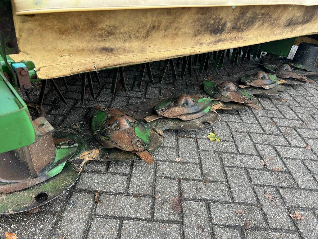 Krone EasyCut 320 CV-Q maaier - Niittokone: kuva Krone EasyCut 320 CV-Q maaier - Niittokone Krone EasyCut 320 CV-Q maaier - Niittokone: kuva Krone EasyCut 320 CV-Q maaier - Niittokone