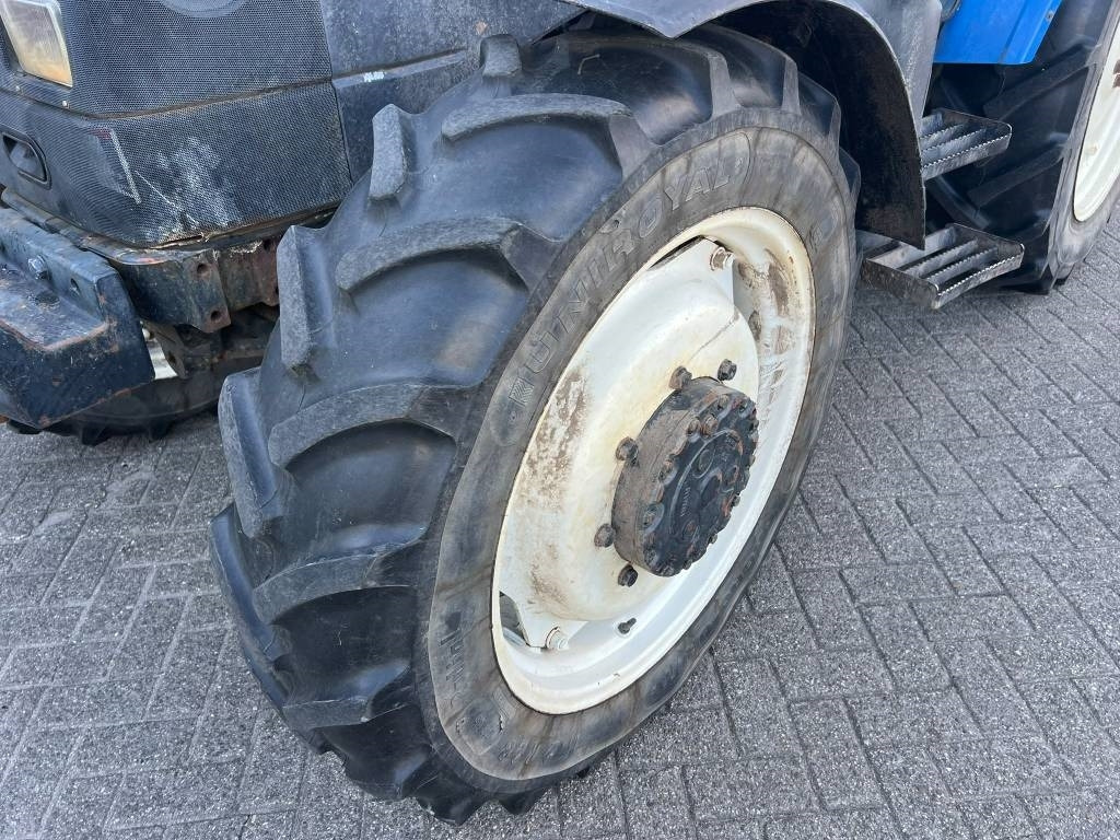 Traktori New Holland TL 90: kuva Traktori New Holland TL 90