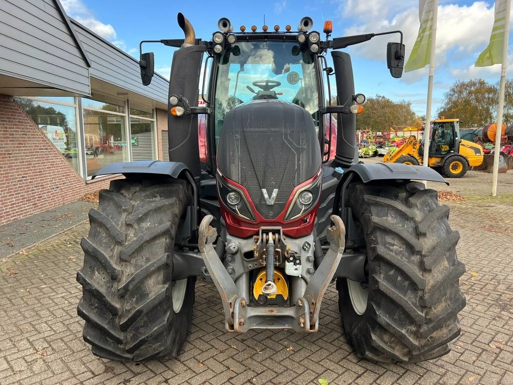 Leasing Valtra T 174 Versu  Valtra T 174 Versu: kuva Leasing Valtra T 174 Versu  Valtra T 174 Versu